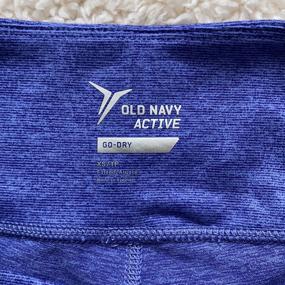 *NWOT* Old Navy Active Go-Dry Capri Leggings - Picture 12 of 14
